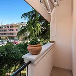 Apartment Pearl Rea